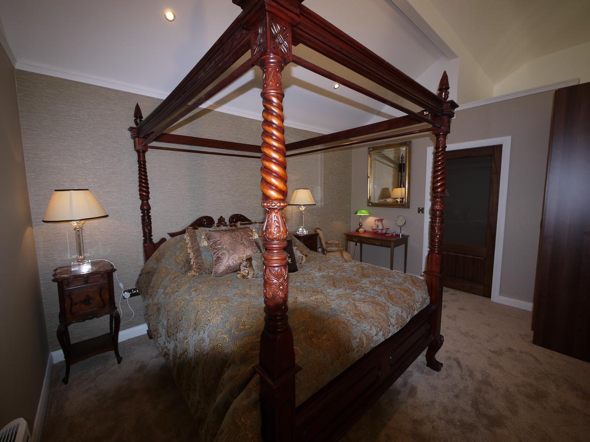 The Carriage At Beechpark House * Bunratty